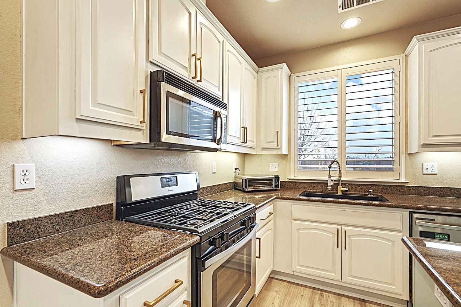 Valley Springs, California, 95252, United States, 3 Bedrooms Bedrooms, ,3 BathroomsBathrooms,Residential,For Sale,2005908