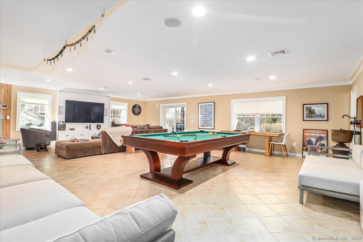 New Milford, Connecticut, 06776, United States, 2 Bedrooms Bedrooms, ,4 BathroomsBathrooms,Residential,For Sale,1938812