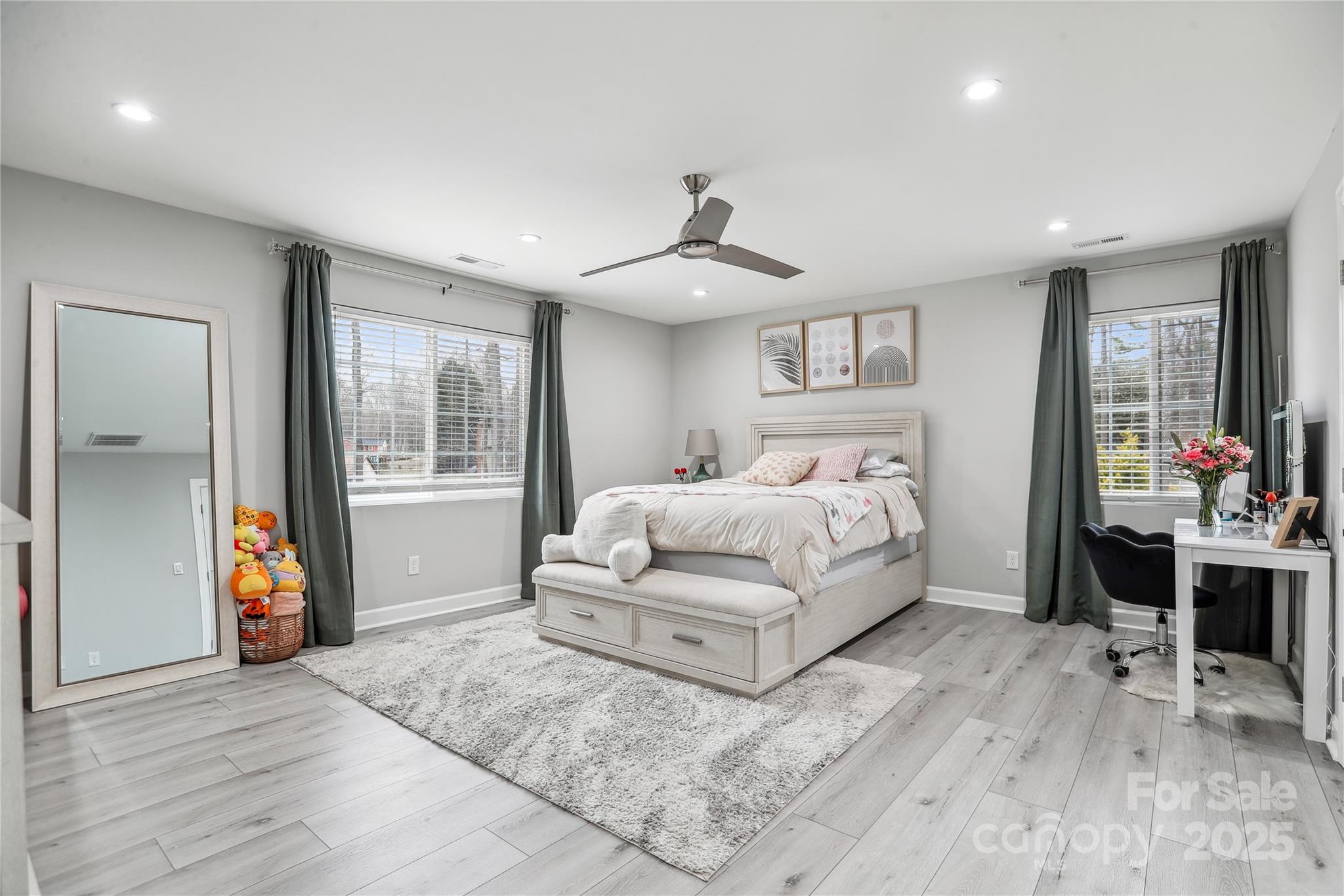 Charlotte, North Carolina, 28227, United States, 5 Bedrooms Bedrooms, ,4 BathroomsBathrooms,Residential,For Sale,1941772