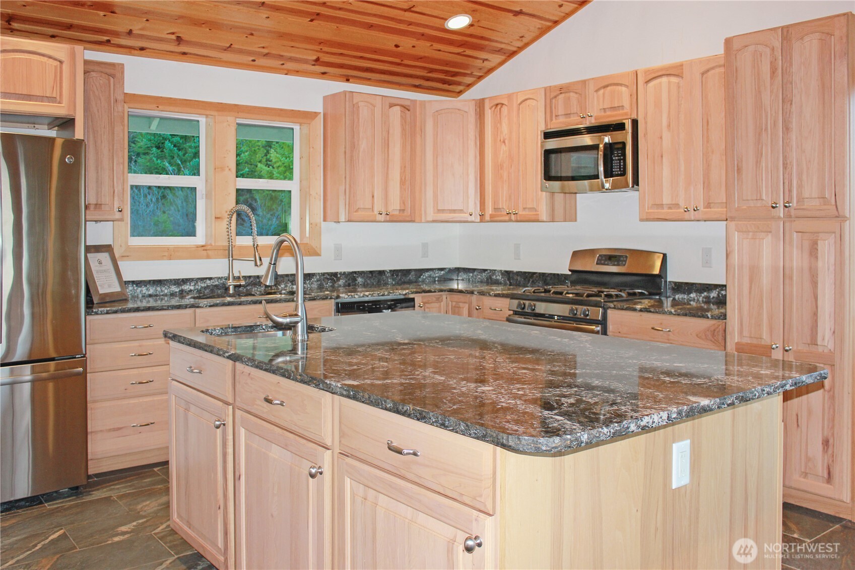 Cle Elum, Washington, 98922, United States, 3 Bedrooms Bedrooms, ,2 BathroomsBathrooms,Residential,For Sale,2001560