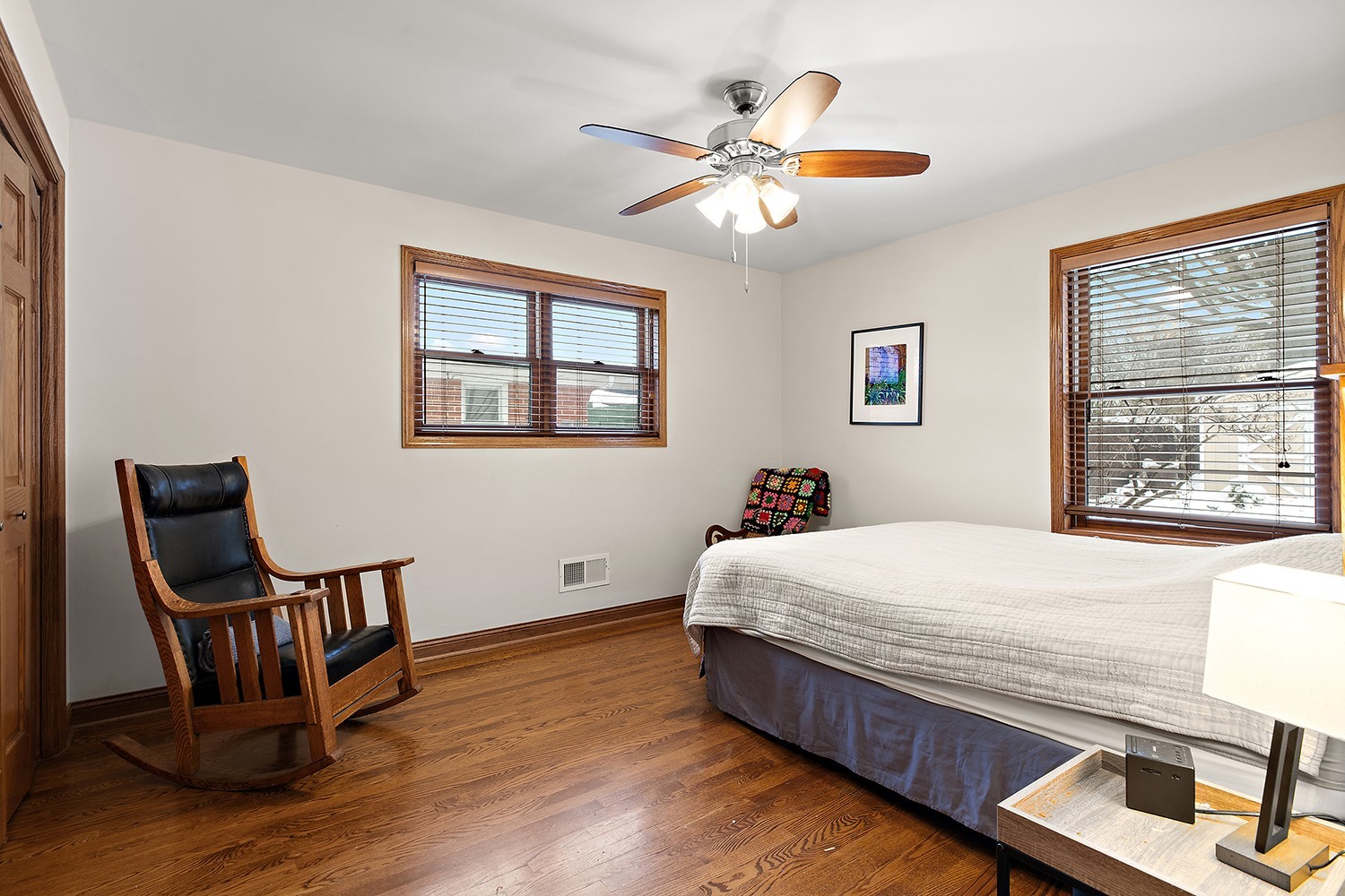 Des Plaines, Illinois, 60016, United States, 3 Bedrooms Bedrooms, ,3 BathroomsBathrooms,Residential,For Sale,2003071