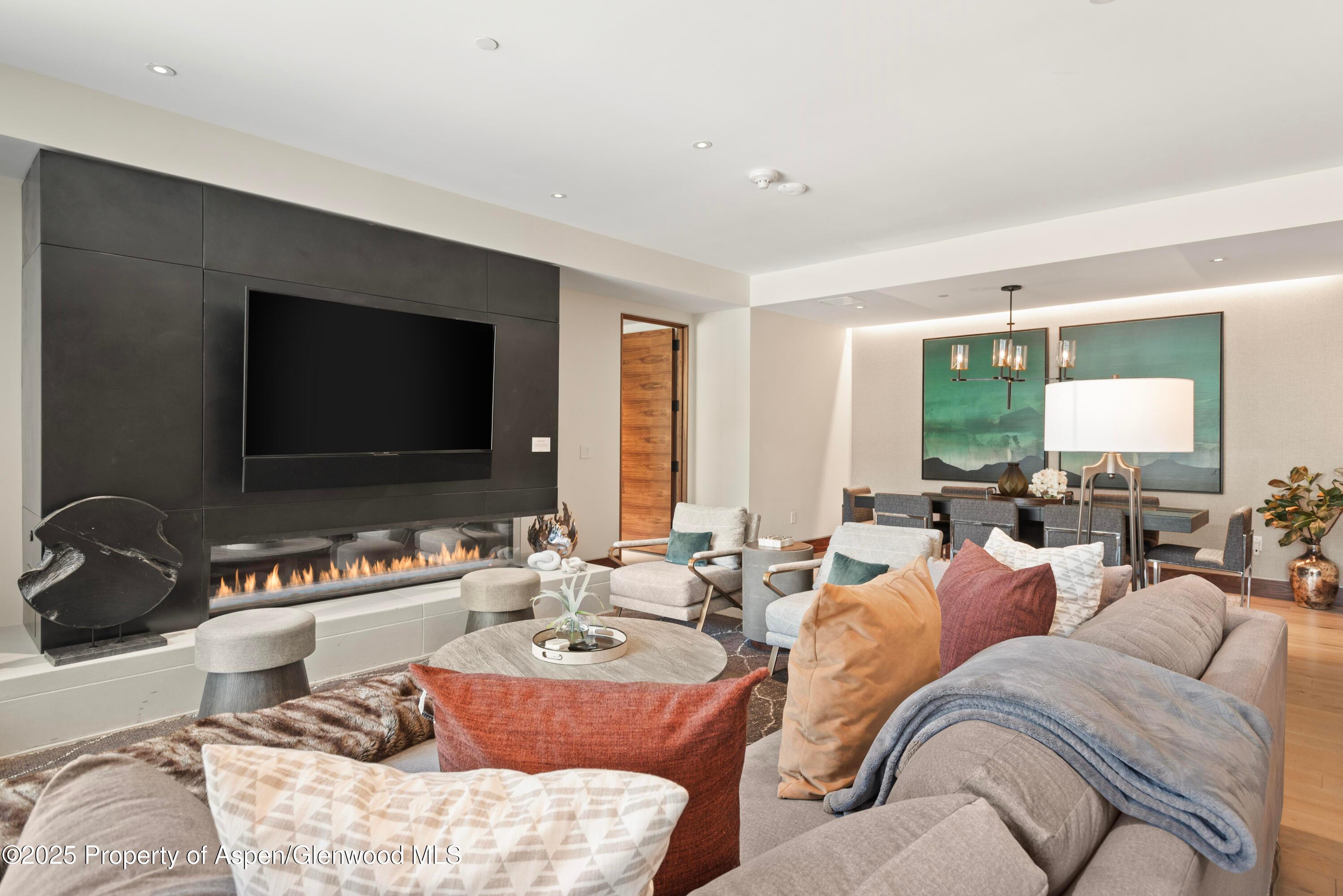 Snowmass Village, Colorado, 81615, United States, 4 Bedrooms Bedrooms, ,4 BathroomsBathrooms,Residential,For Sale,1846573