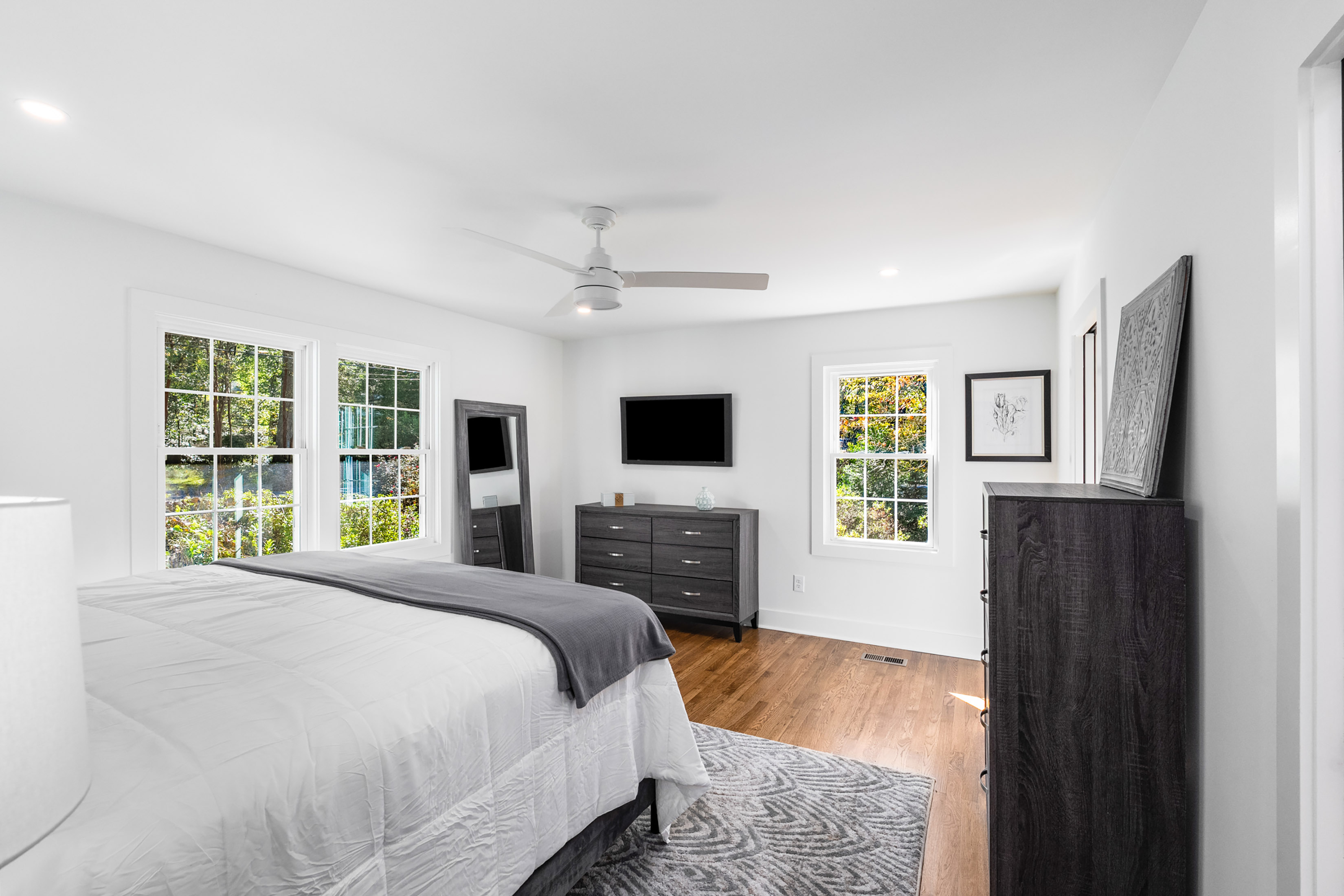  Completely Renovated 1950s Cottage in the Heart of Smyrna