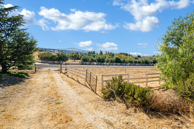 Tres Pinos, California, 95075, United States, 3 Bedrooms Bedrooms, ,3 BathroomsBathrooms,Residential,For Sale,1988626