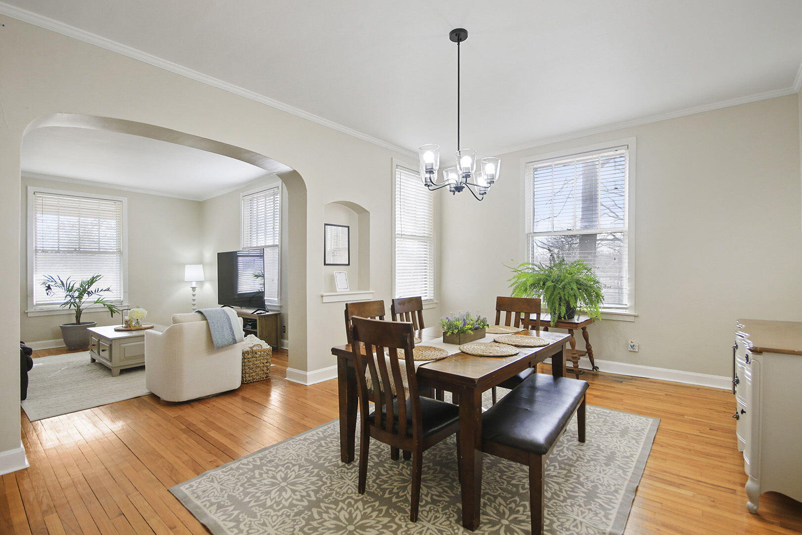 MOBERLY, Missouri, 65270, United States, 5 Bedrooms Bedrooms, ,5 BathroomsBathrooms,Residential,For Sale,2009284