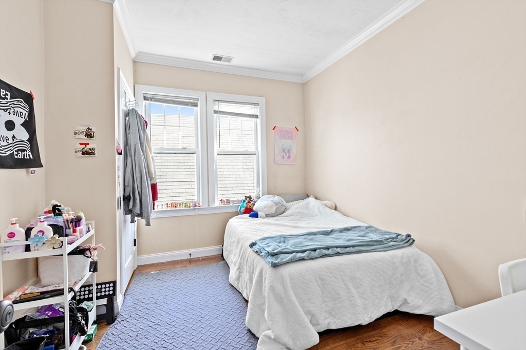 Boston, Massachusetts, 02121, United States, 11 Bedrooms Bedrooms, ,3 BathroomsBathrooms,Residential,For Sale,1998494