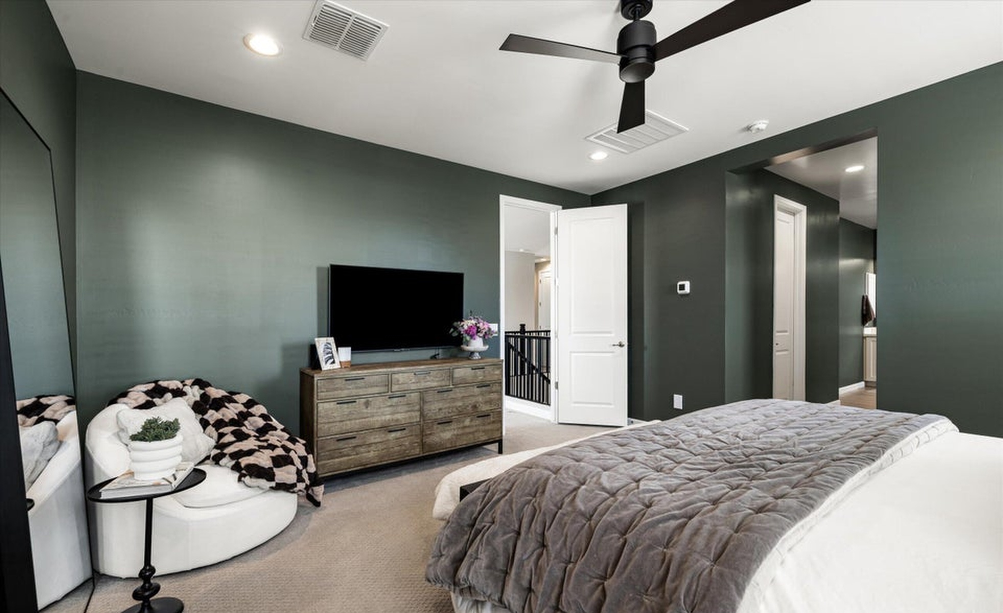  2046 E Charlotte Drive  Phoenix, AZ - 物件實景