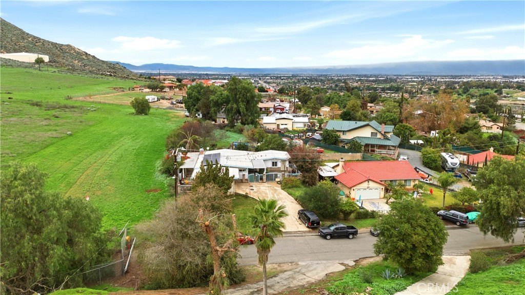 Jurupa Valley, California, 92509, United States, 4 Bedrooms Bedrooms, ,3 BathroomsBathrooms,Residential,For Sale,2044846