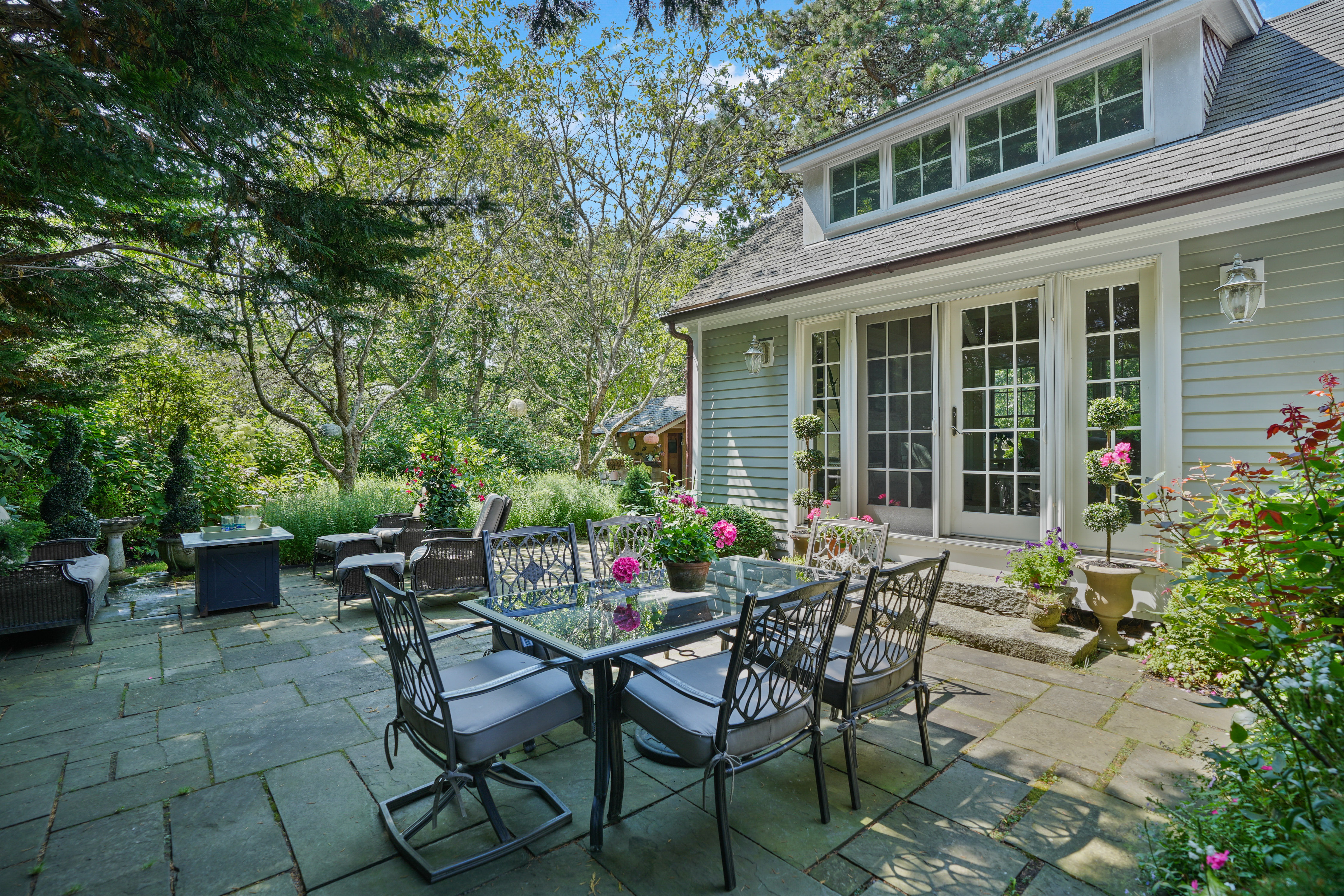  Versatile Edgartown Oasis with Home & Business Potential - 物件實景