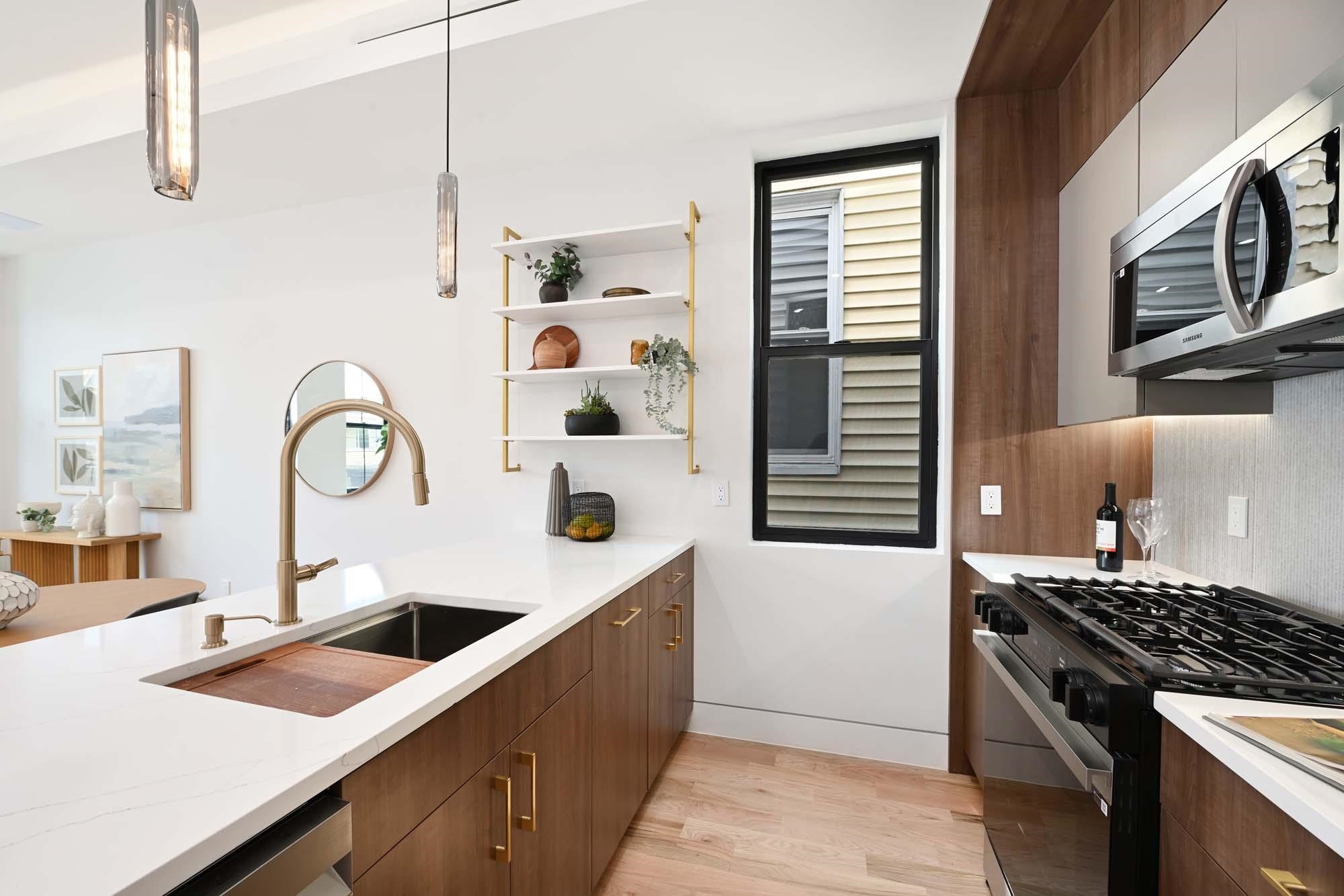 Jersey City, New Jersey, 07305, United States, 3 Bedrooms Bedrooms, ,2 BathroomsBathrooms,Residential,For Sale,1906129
