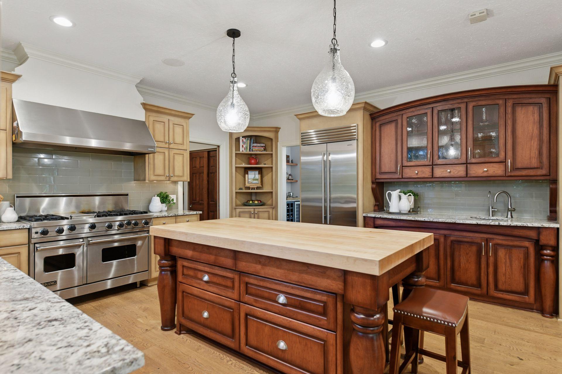 Shorewood, Minnesota, 55331, United States, 5 Bedrooms Bedrooms, ,4 BathroomsBathrooms,Residential,For Sale,1947057