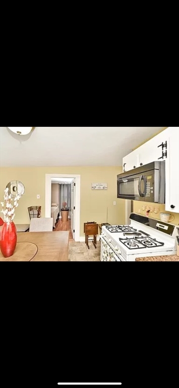 252 Somerset Ave, Taunton, Massachusetts, 02780, United States, 4 Bedrooms Bedrooms, ,2 BathroomsBathrooms,Residential,For Sale,252 Somerset Ave,1494405