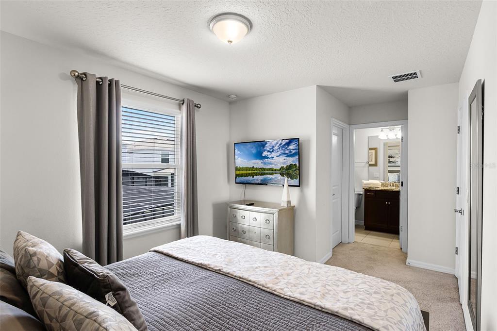 Davenport, Florida, 33897, United States, 10 Bedrooms Bedrooms, ,8 BathroomsBathrooms,Residential,For Sale,1897679
