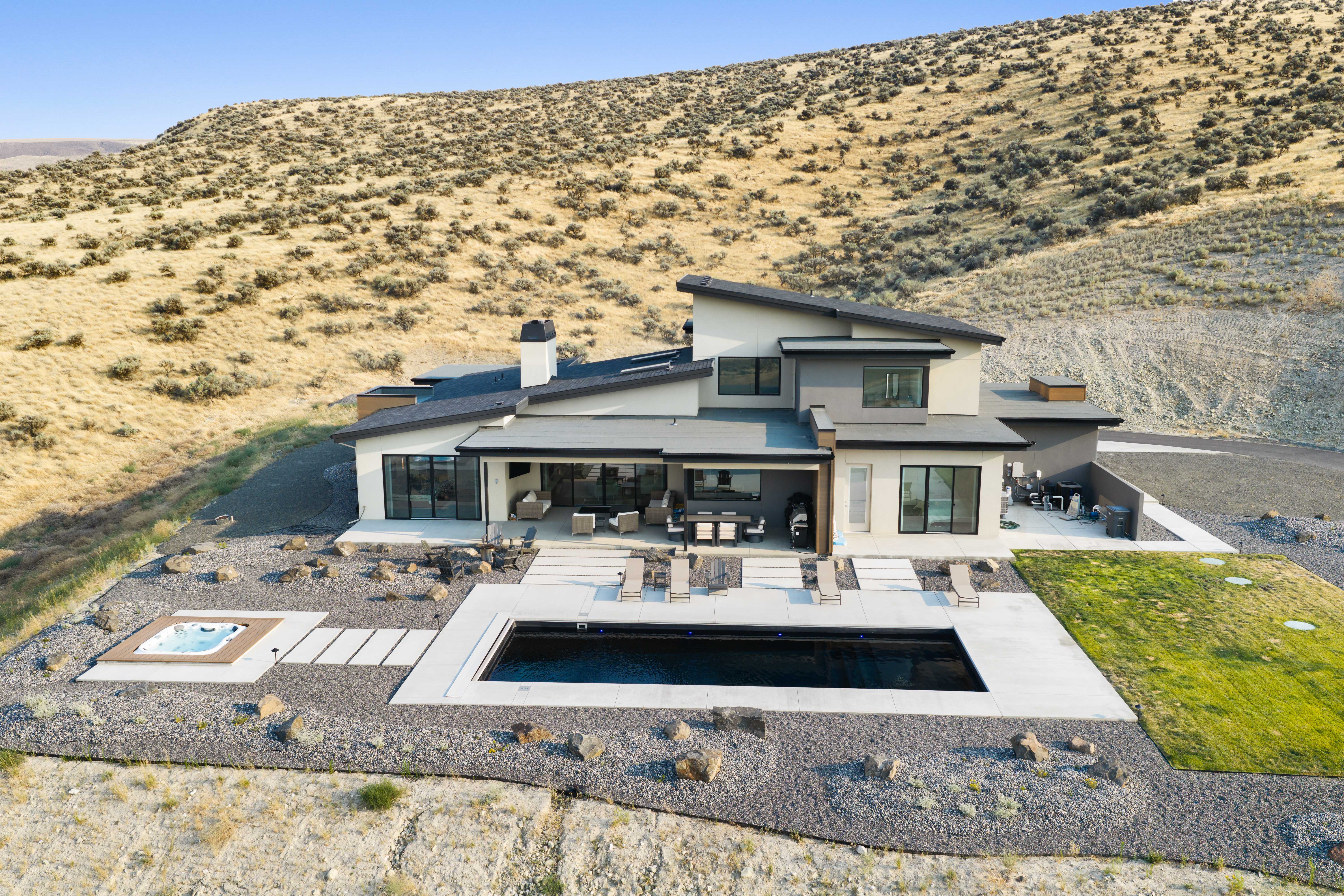  Custom Luxury, Pool, Sweeping Views, 5 Acres - 物件實景