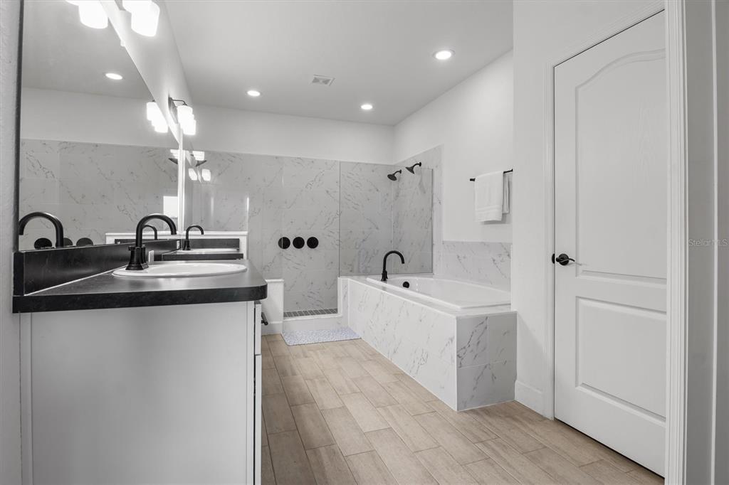 Winter Haven, Florida, 33881, United States, 4 Bedrooms Bedrooms, ,3 BathroomsBathrooms,Residential,For Sale,1957655