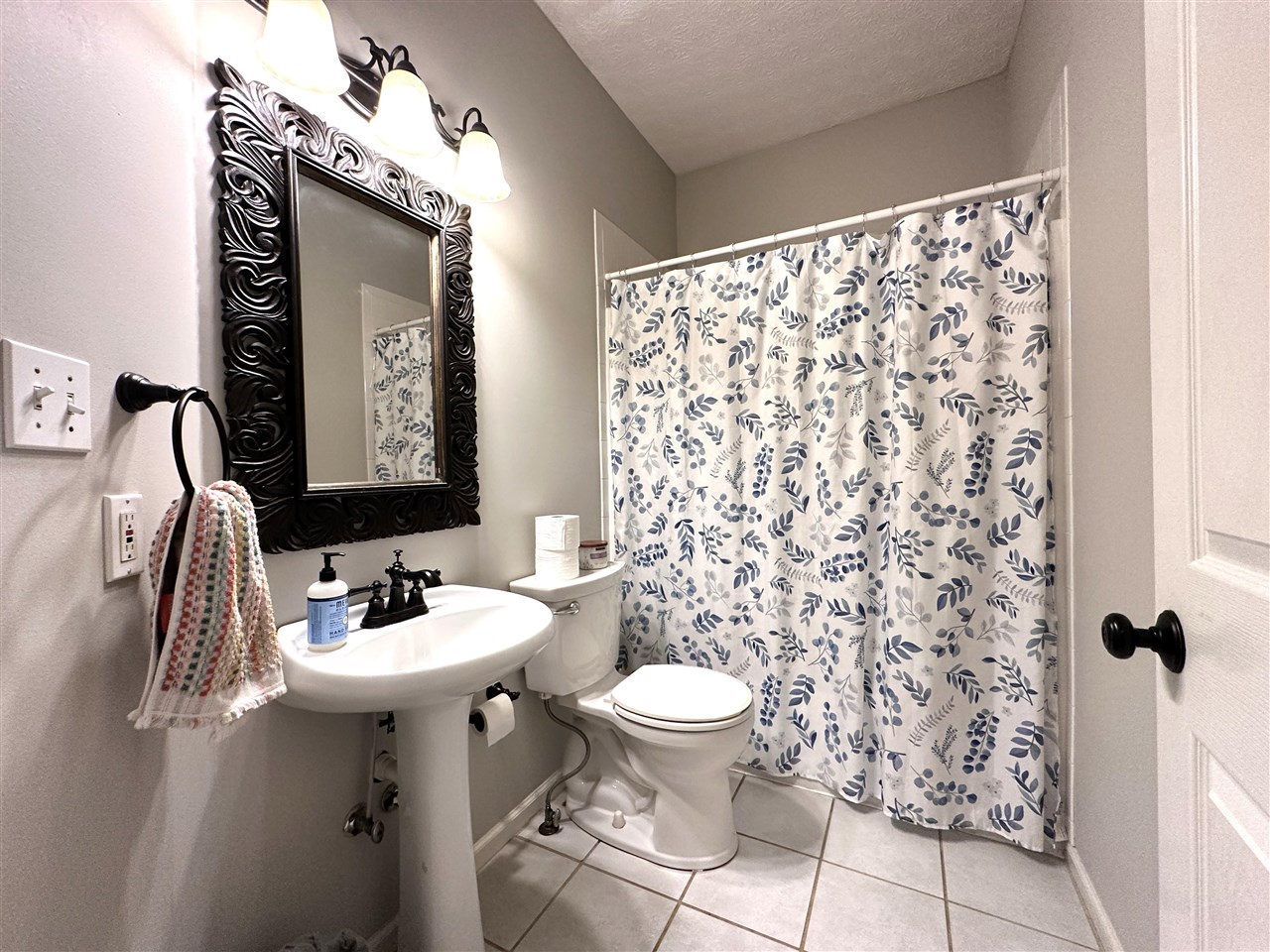 Bowling Green, Kentucky, 42104, United States, 5 Bedrooms Bedrooms, ,3 BathroomsBathrooms,Residential,For Sale,1907465