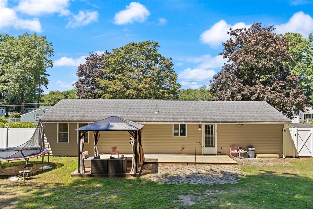 Raynham, Massachusetts, 02767, United States, 3 Bedrooms Bedrooms, ,1 BathroomBathrooms,Residential,For Sale,1918032
