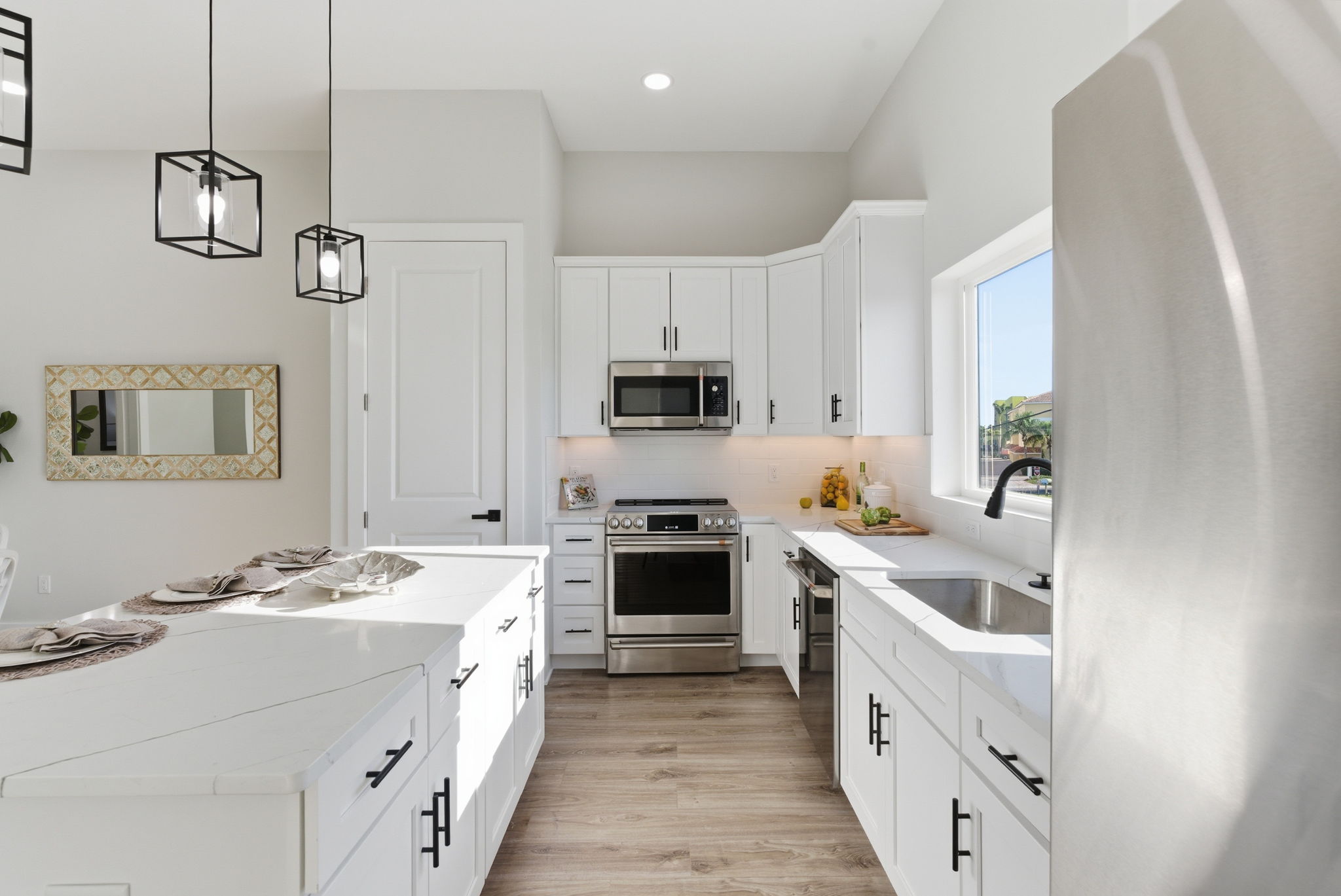 Treasure Island, Florida, 33706, United States, 5 Bedrooms Bedrooms, ,4 BathroomsBathrooms,Residential,For Sale,1887391