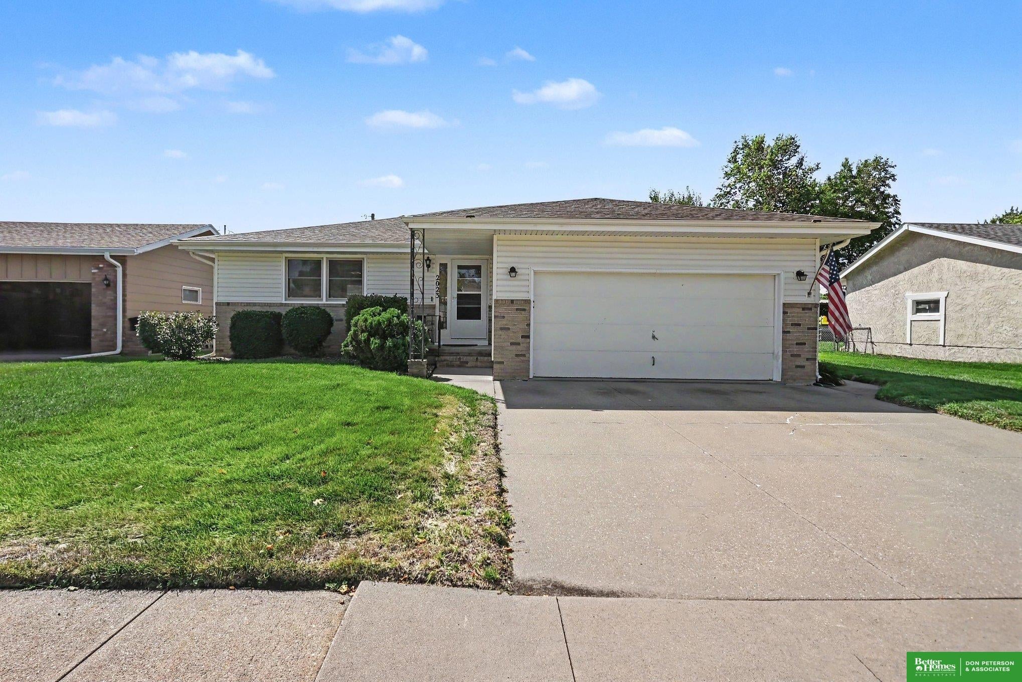 Dodge St, Fremont, NE 68025