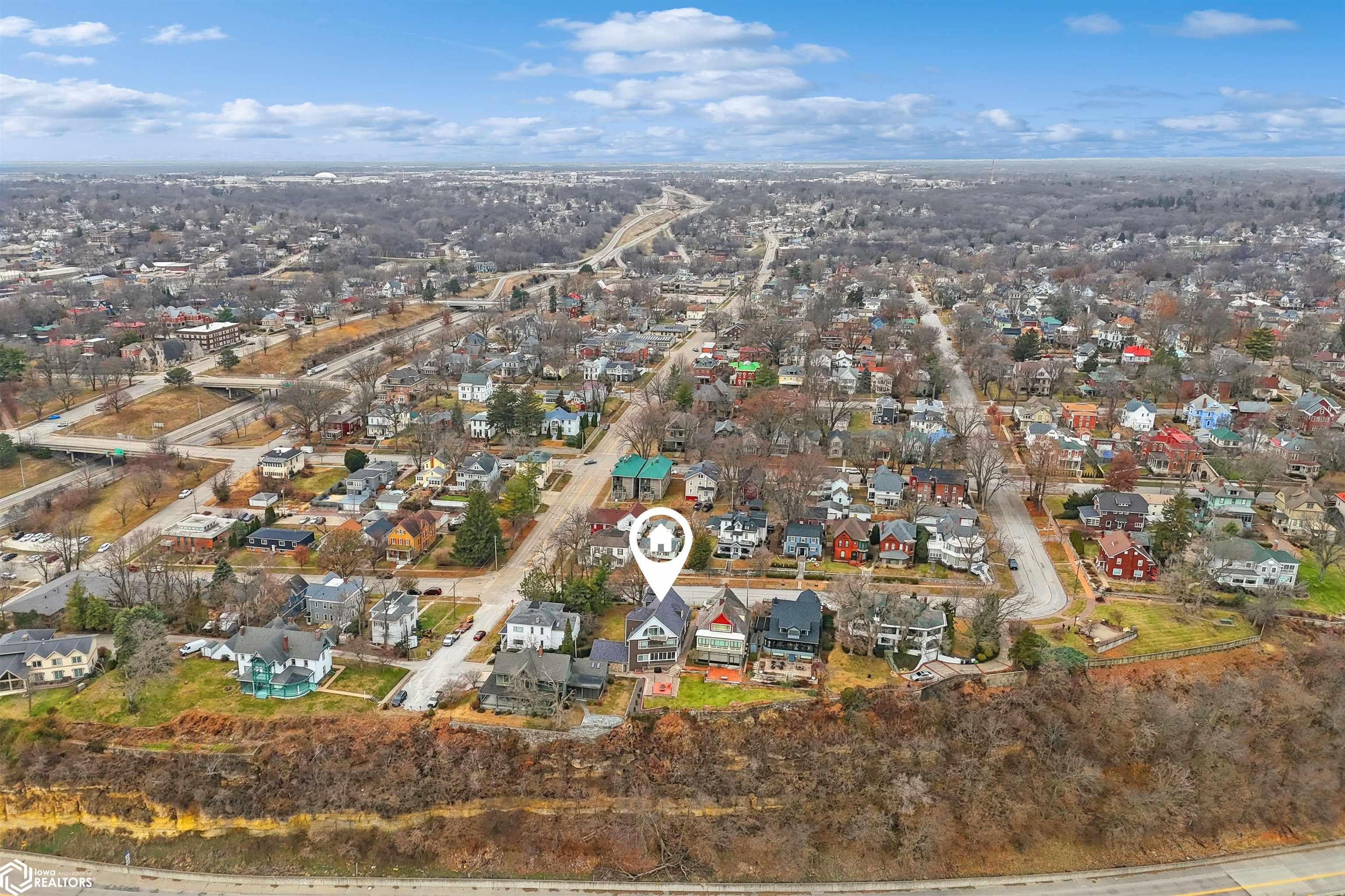 Burlington, Iowa, 52601, United States, 4 Bedrooms Bedrooms, ,3 BathroomsBathrooms,Residential,For Sale,1931272