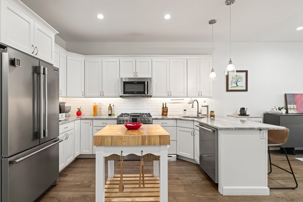 Braintree, Massachusetts, 02184, United States, 2 Bedrooms Bedrooms, ,2 BathroomsBathrooms,Residential,For Sale,2003419