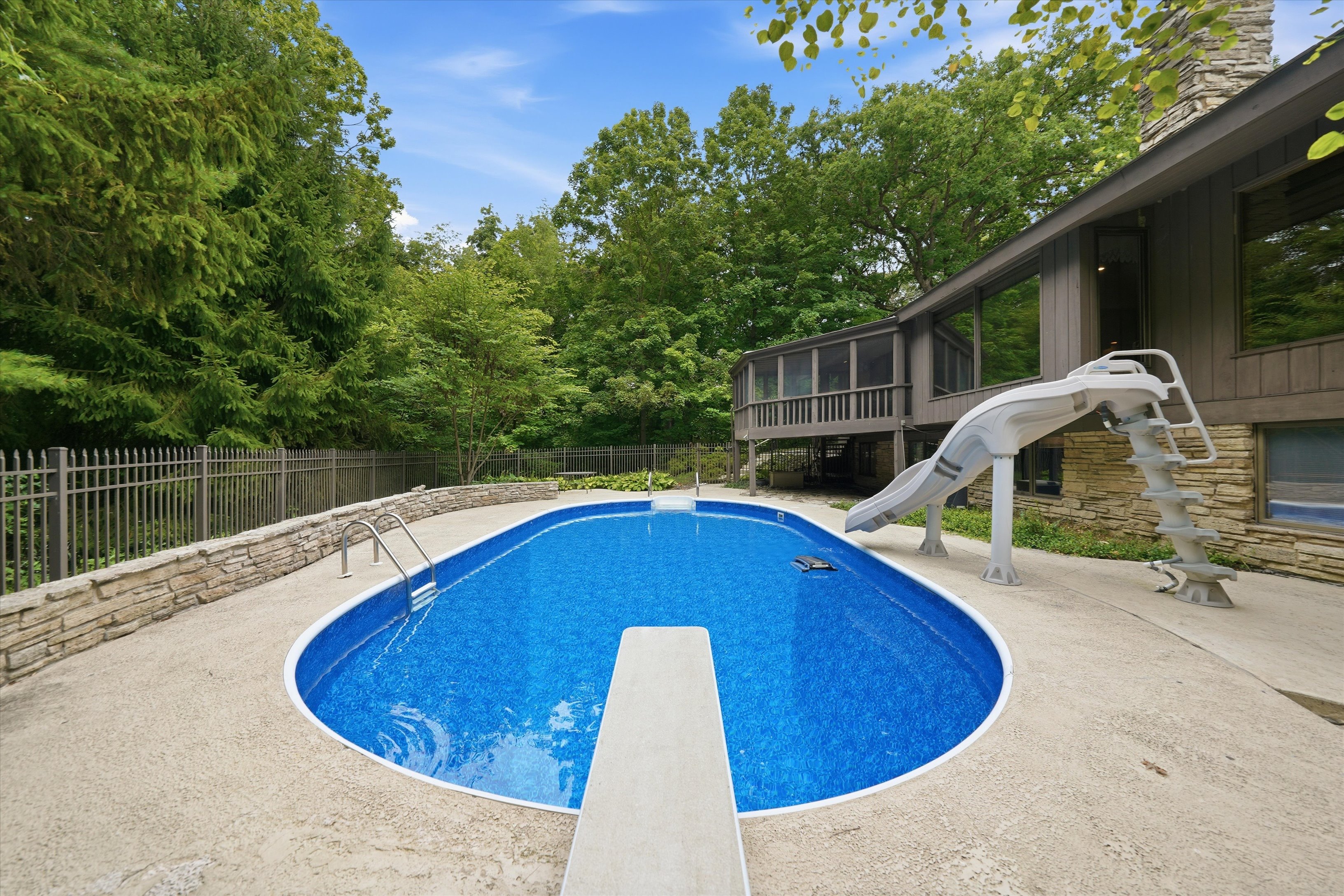  Private Country Estate Situated on Over Nine Acres of Beautiful Open Grounds - 物件實景
