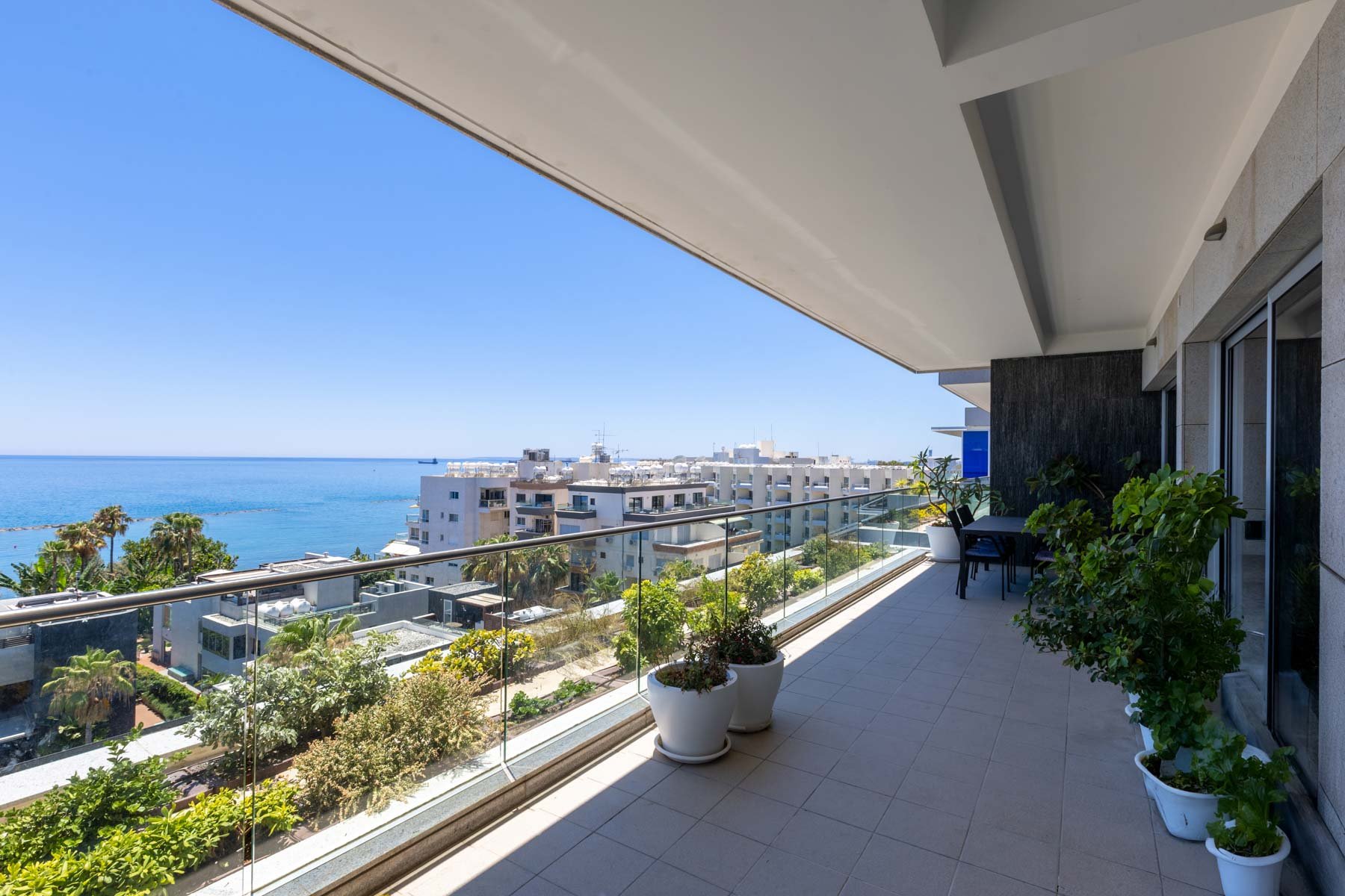  Beachfront 3-Bedroom Penthouse with Private Rooftop Terrace in Limassol - 物件實景
