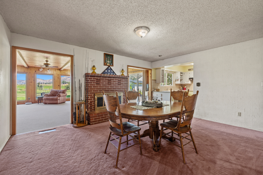 KLAMATH FALLS, Oregon, 97603, United States, 3 Bedrooms Bedrooms, ,2 BathroomsBathrooms,Residential,For Sale,1984285