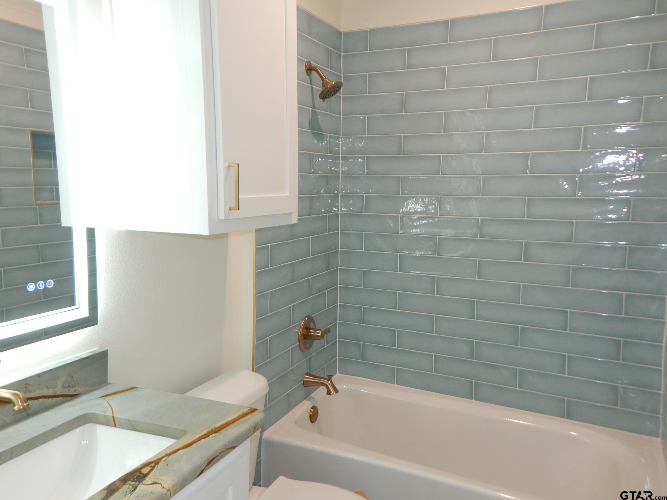 Gilmer, Texas, 75645, United States, 5 Bedrooms Bedrooms, ,3 BathroomsBathrooms,Residential,For Sale,1759847