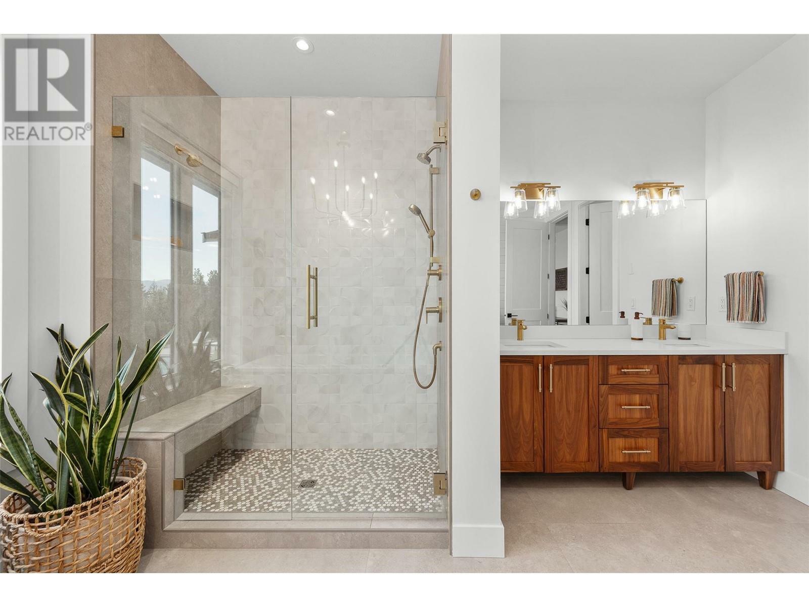 KELOWNA, British Columbia, V1W 4L1, CA, 4 Bedrooms Bedrooms, ,4 BathroomsBathrooms,Residential,For Sale,1838056