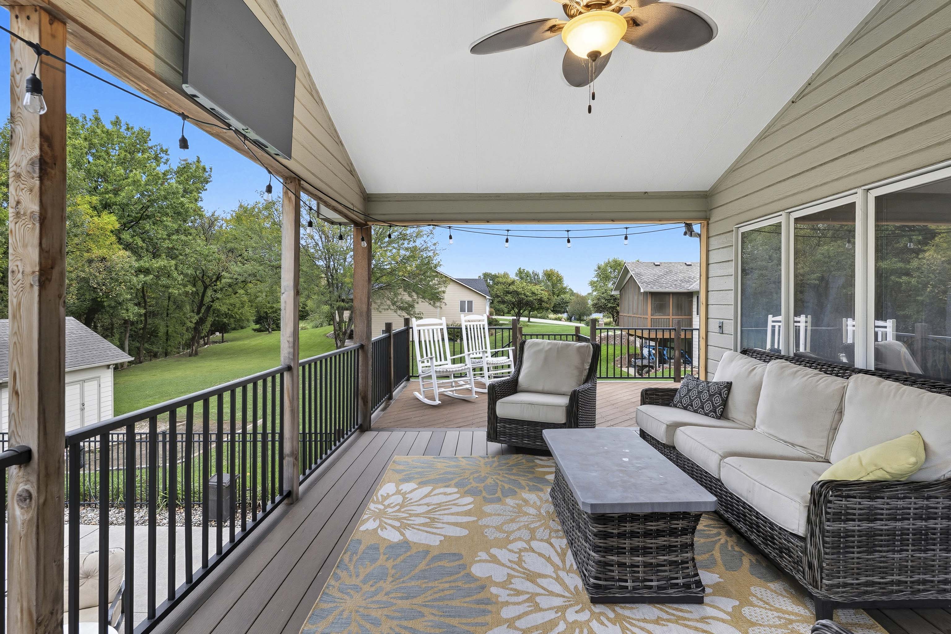 Manhattan, Kansas, 66502, United States, 5 Bedrooms Bedrooms, ,3 BathroomsBathrooms,Residential,For Sale,1960988