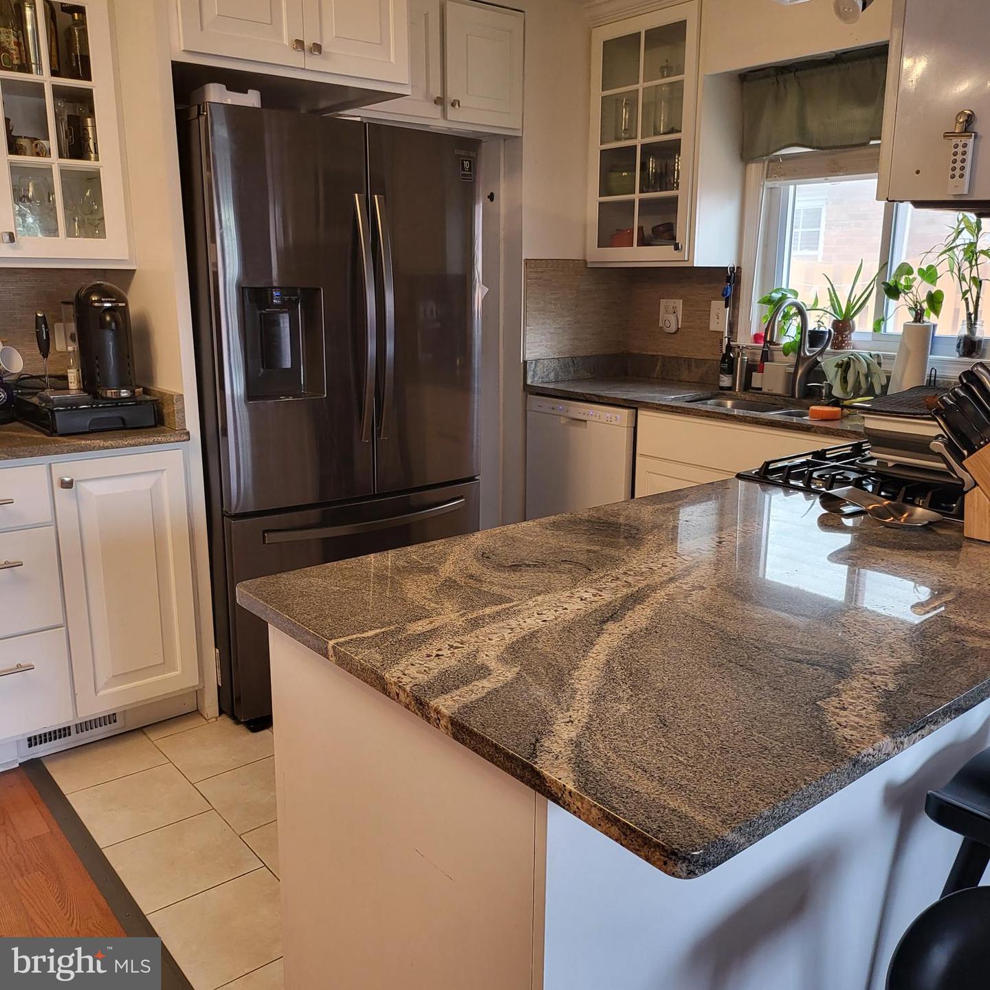 Alexandria, Virginia, 22305, United States, 2 Bedrooms Bedrooms, ,1 BathroomBathrooms,Residential,For Sale,1927312