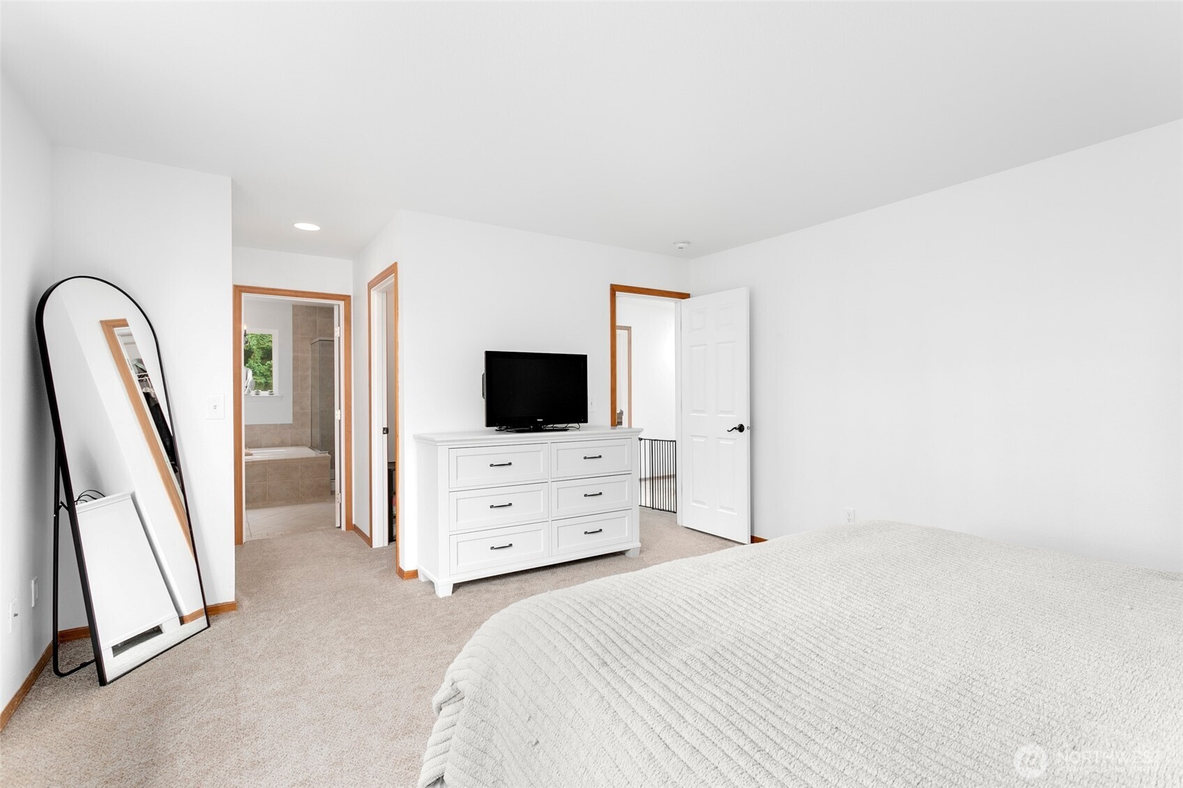 Bonney Lake, Washington, 98391, United States, 4 Bedrooms Bedrooms, ,3 BathroomsBathrooms,Residential,For Sale,1911203