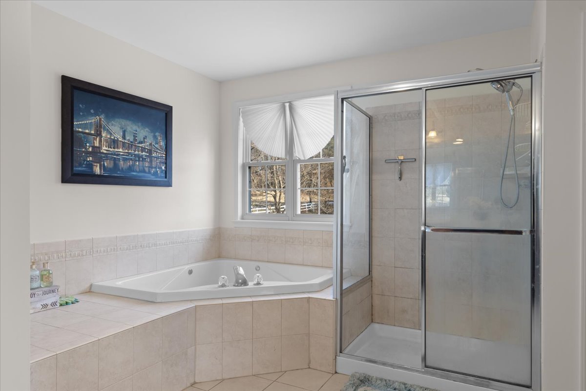 New Windsor, Maryland, 21776, United States, 5 Bedrooms Bedrooms, ,5 BathroomsBathrooms,Residential,For Sale,1943659