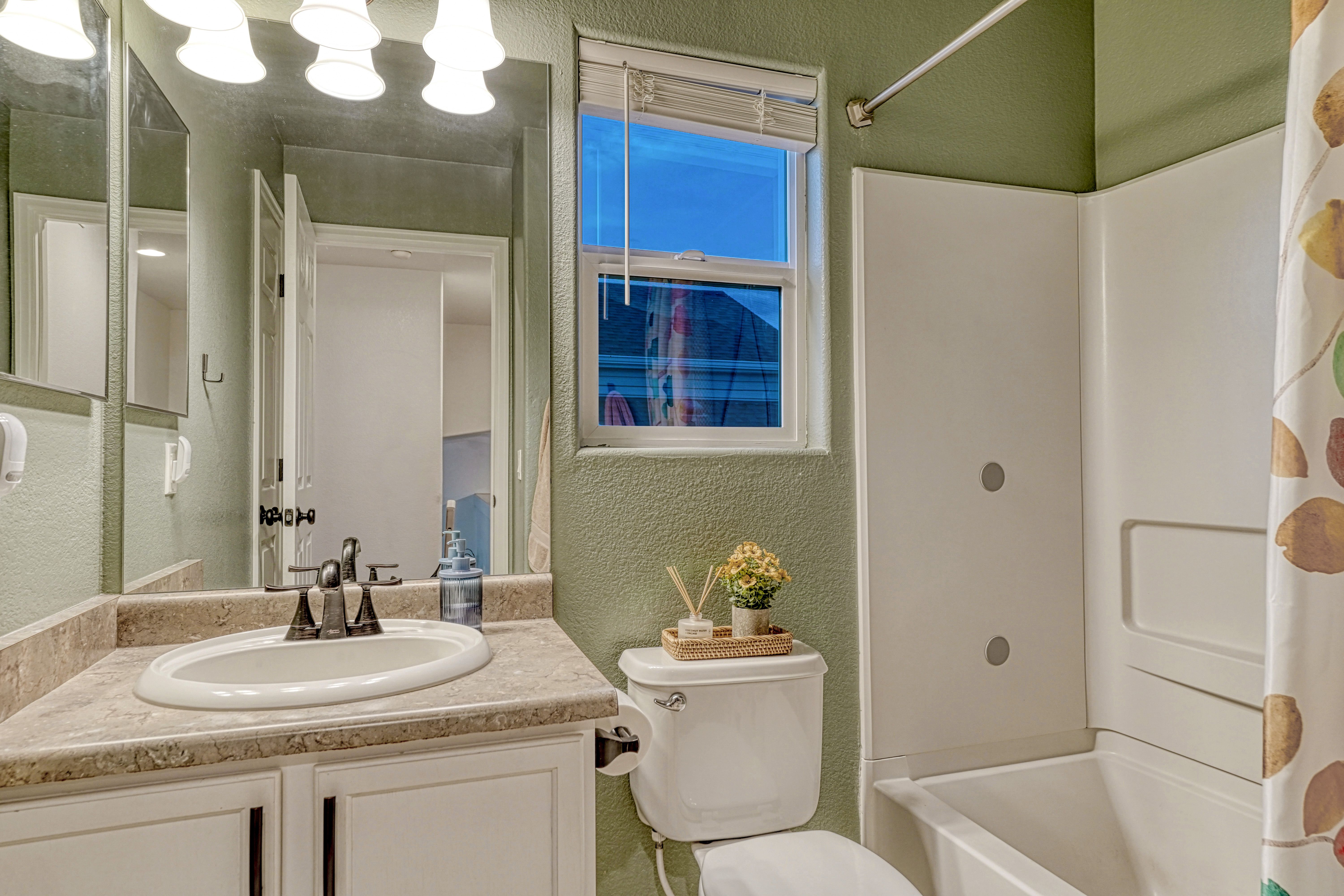  Welcome to Inviting Home in Desirable Stetson Hills - 物件實景