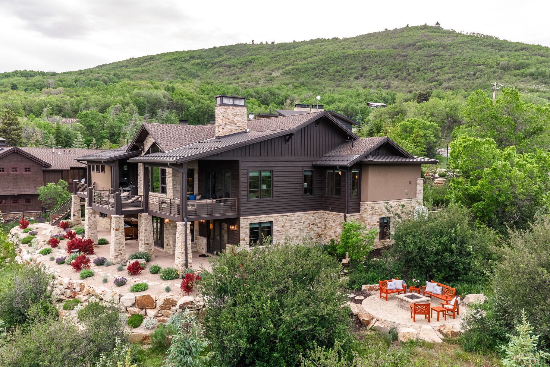  Luxury Custom Home in the Coveted Woods of Parleys Lane - 物件實景