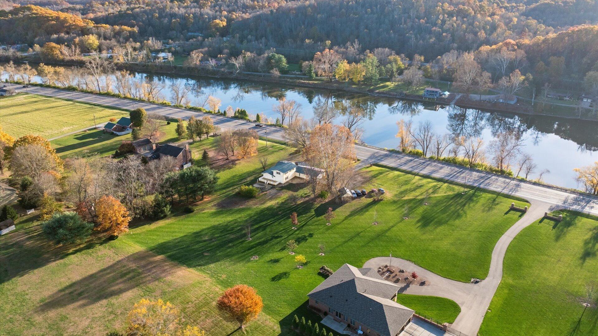 Zanesville, Ohio, 43701, United States, 5 Bedrooms Bedrooms, ,3 BathroomsBathrooms,Residential,For Sale,1988583