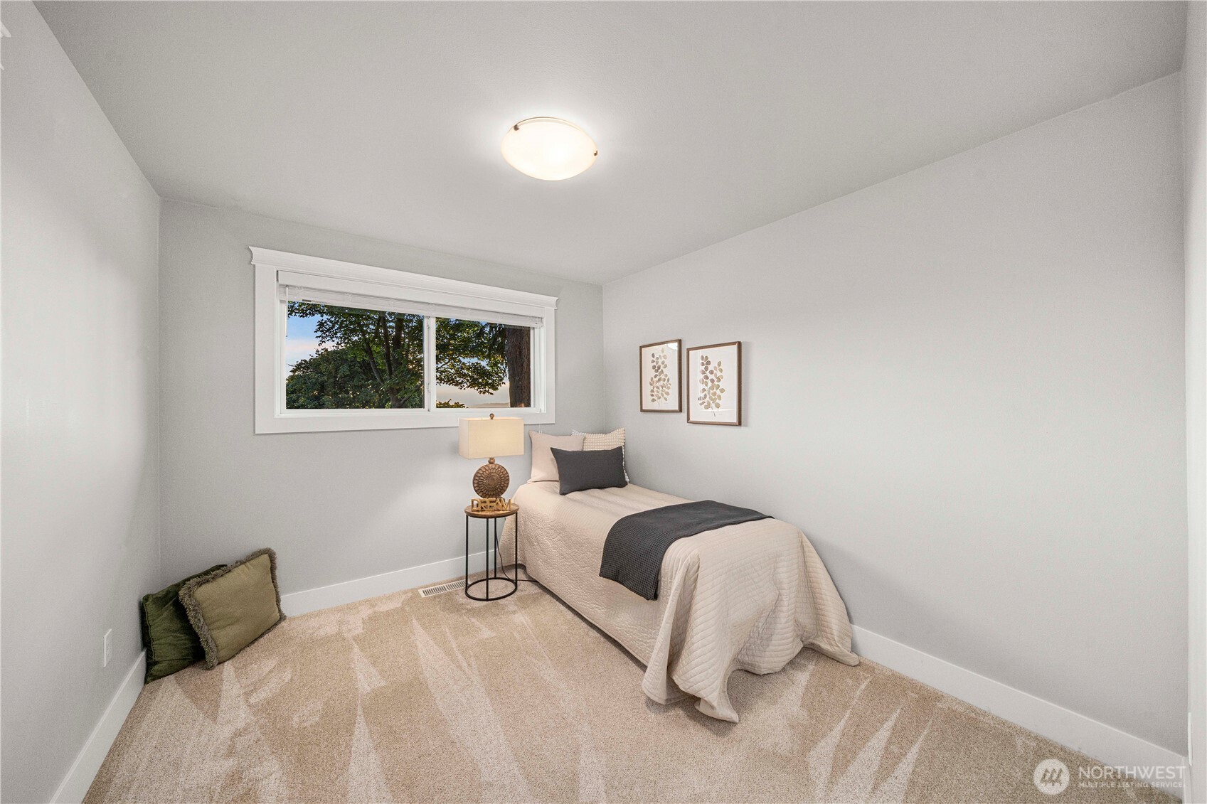 Federal Way, Washington, 98003, United States, 4 Bedrooms Bedrooms, ,2 BathroomsBathrooms,Residential,For Sale,1924740
