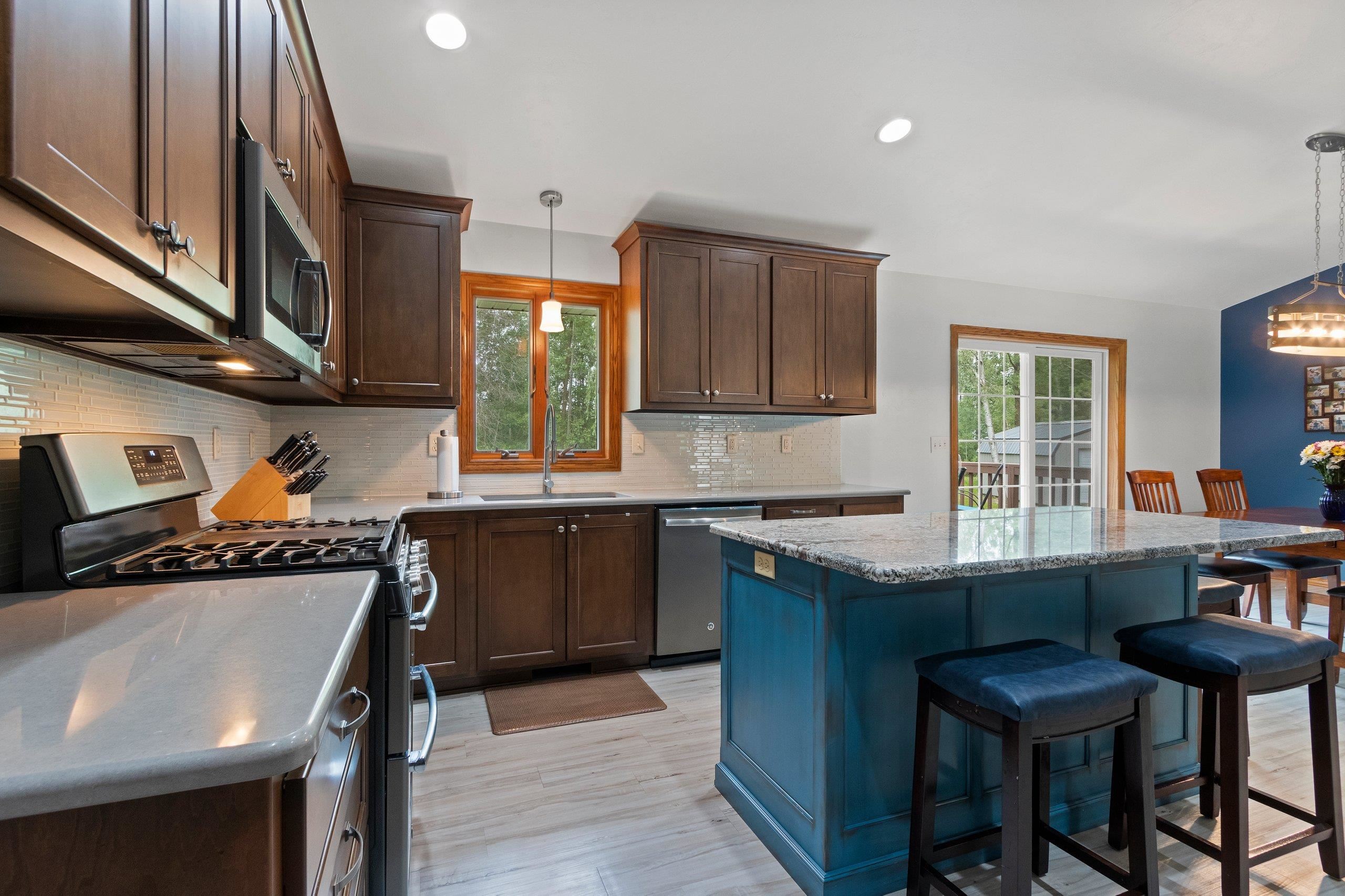 DE PERE, Wisconsin, 54115, United States, 3 Bedrooms Bedrooms, ,4 BathroomsBathrooms,Residential,For Sale,1912239