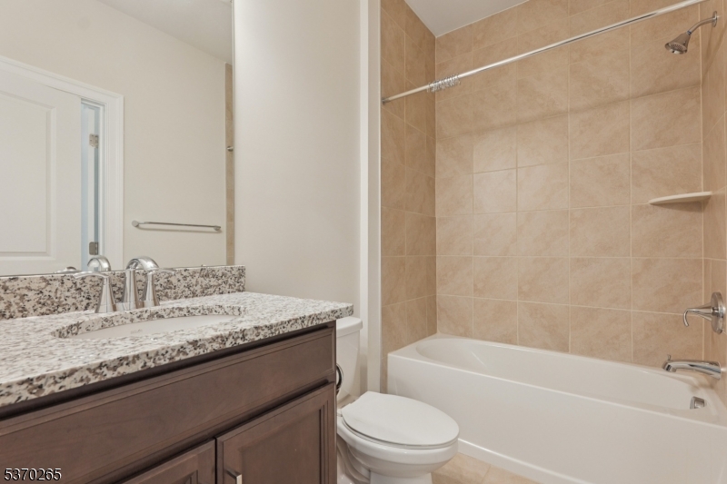 Warren Twp., New Jersey, 07059, United States, 4 Bedrooms Bedrooms, ,4 BathroomsBathrooms,Residential,For Sale,1940451