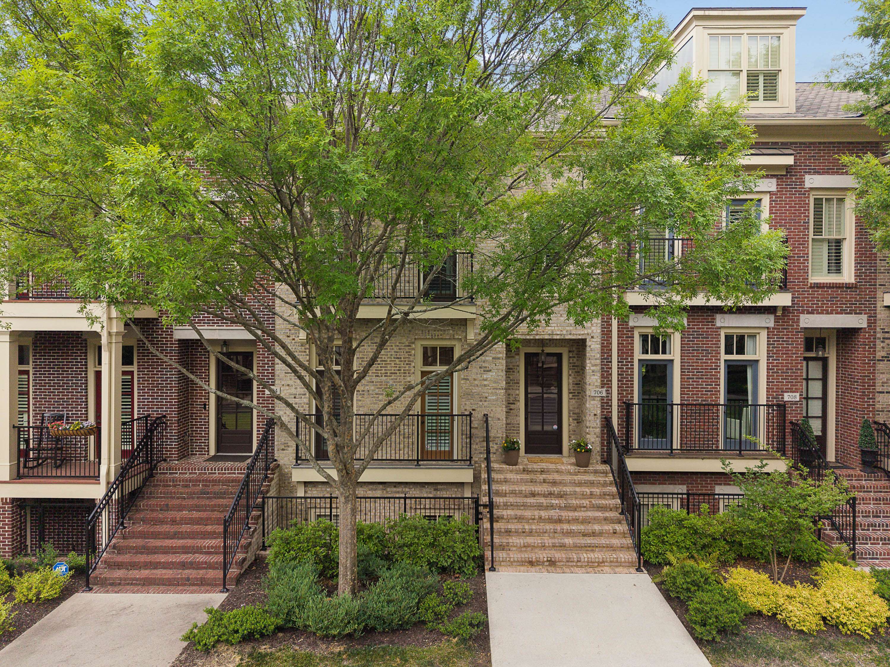  Exceptional Townhome Offers a Resort-like Lifestyle - 物件實景