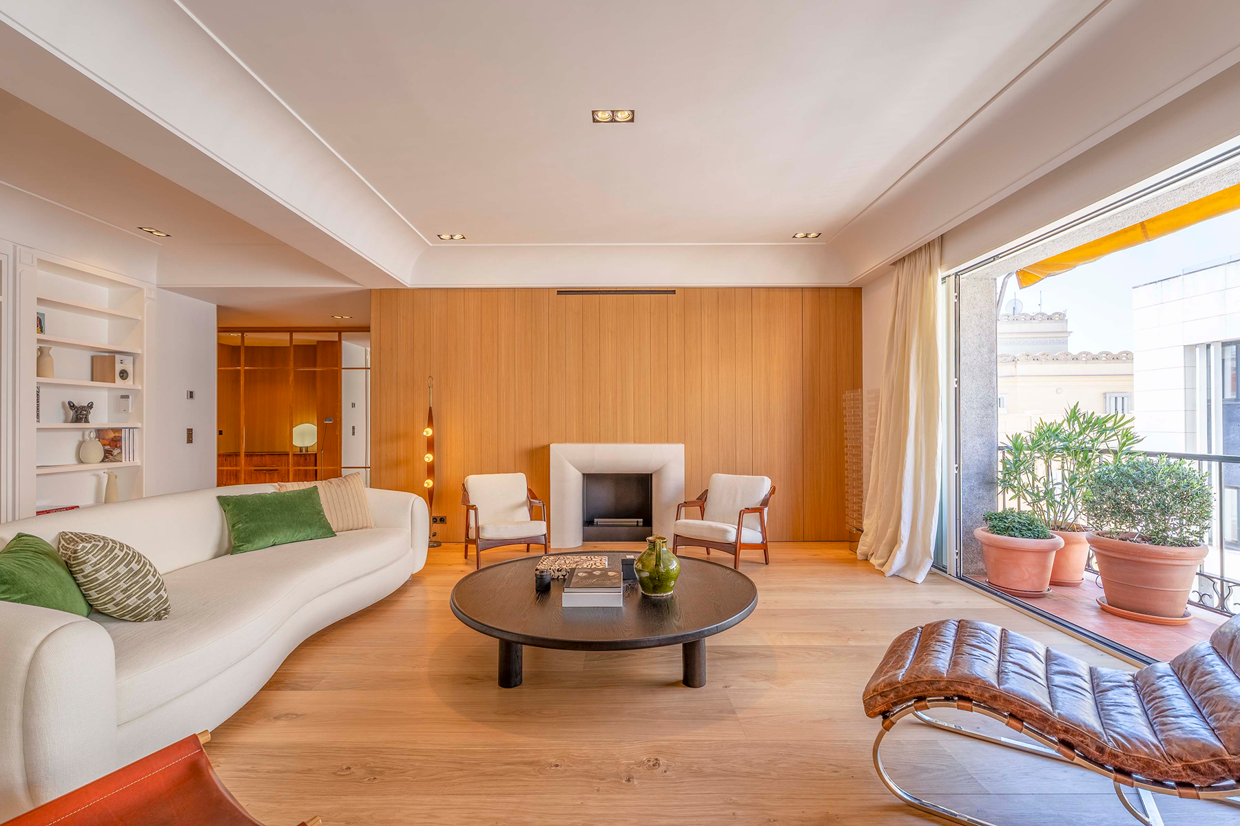  Exclusive 4th floor with garage and designer renovation in Justicia. Madrid - 物件實景