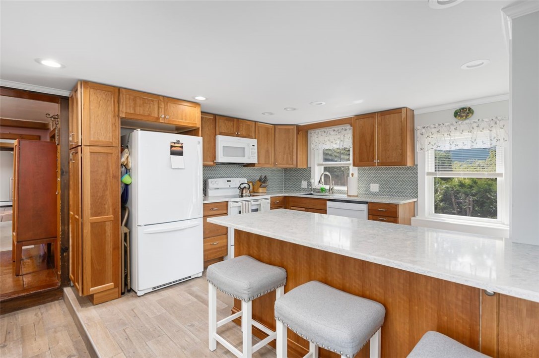 North Kingstown, Rhode Island, 02852, United States, 3 Bedrooms Bedrooms, ,2 BathroomsBathrooms,Residential,For Sale,1960458
