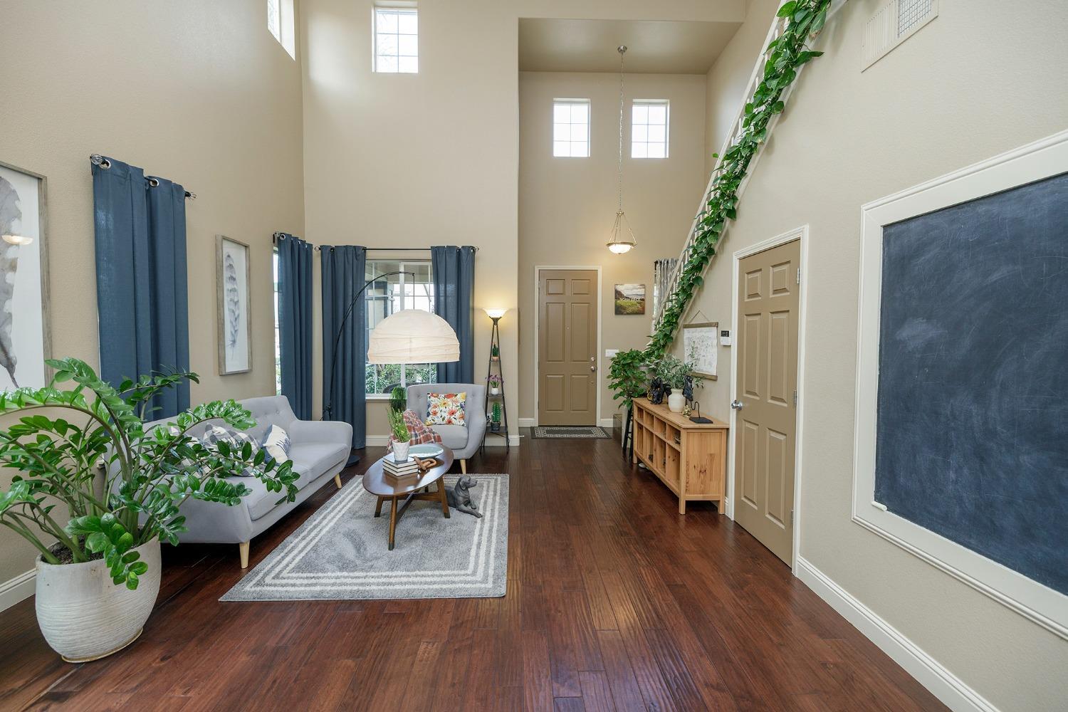 Riverbank, California, 95367, United States, 5 Bedrooms Bedrooms, ,3 BathroomsBathrooms,Residential,For Sale,1927797