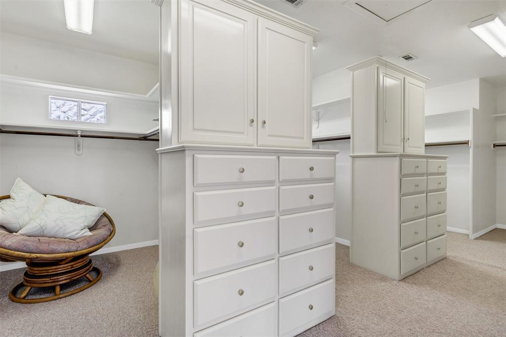 Arlington, Texas, 76006, United States, 4 Bedrooms Bedrooms, ,5 BathroomsBathrooms,Residential,For Sale,1976961