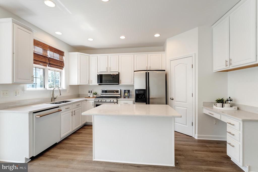 Brambleton, Virginia, 20148, United States, 3 Bedrooms Bedrooms, ,4 BathroomsBathrooms,Residential,For Sale,1916564
