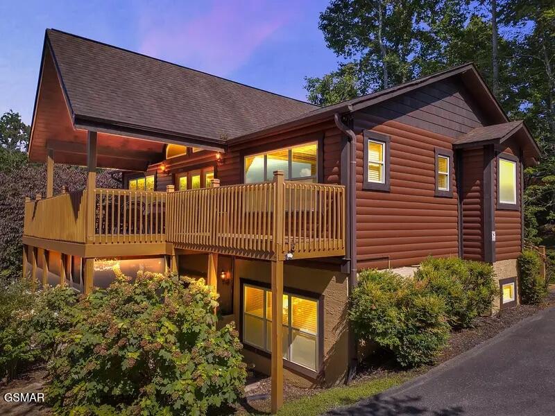 Gatlinburg, Tennessee, 37738, United States, 3 Bedrooms Bedrooms, ,3 BathroomsBathrooms,Residential,For Sale,2005434