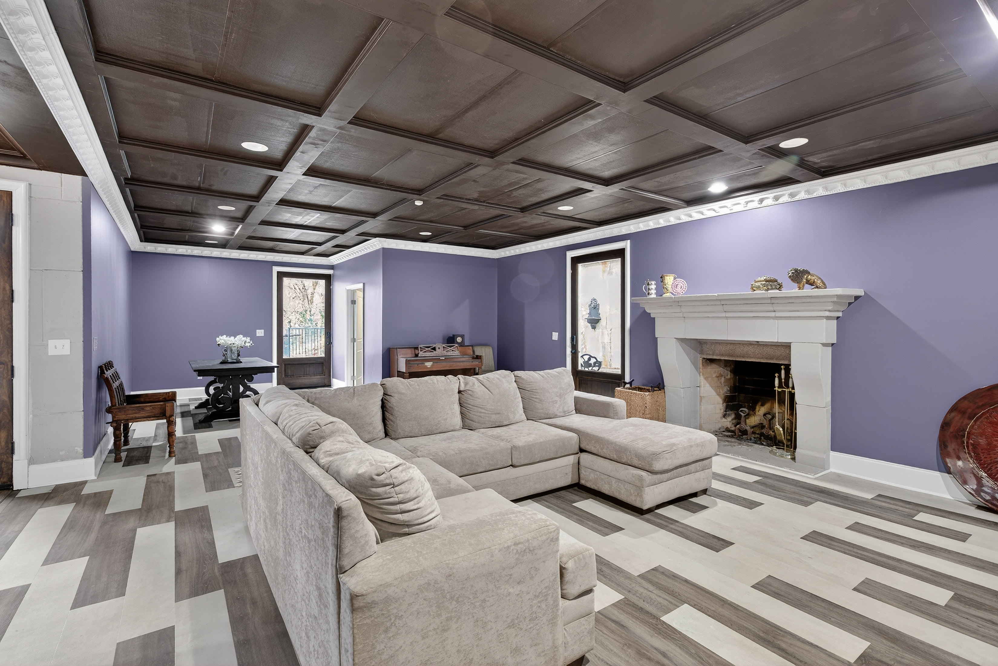  Secluded Sophistication on Over Six Acres with Winding Creek - 物件實景