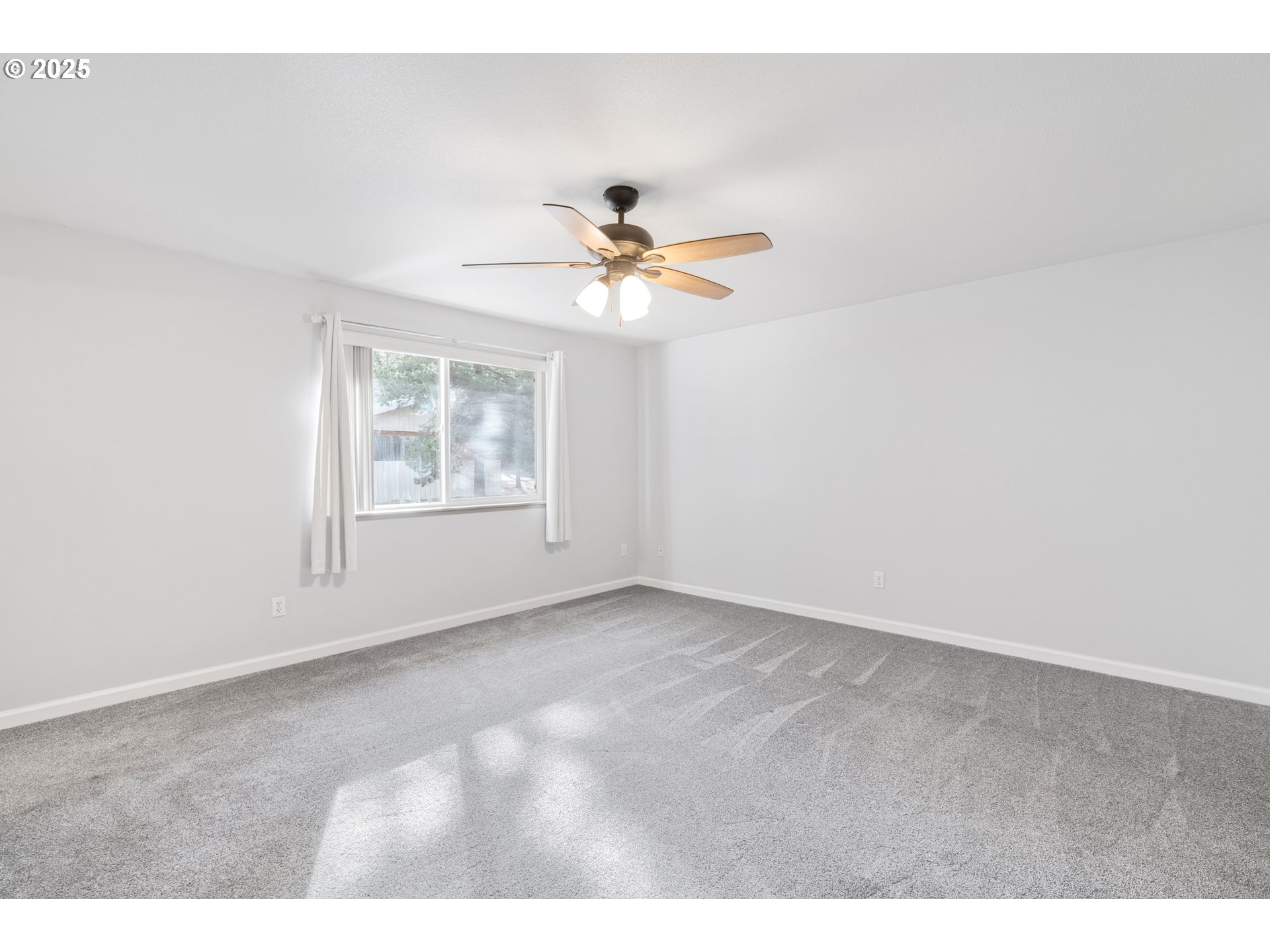 La Pine, Oregon, 97739, United States, 3 Bedrooms Bedrooms, ,2 BathroomsBathrooms,Residential,For Sale,1990962