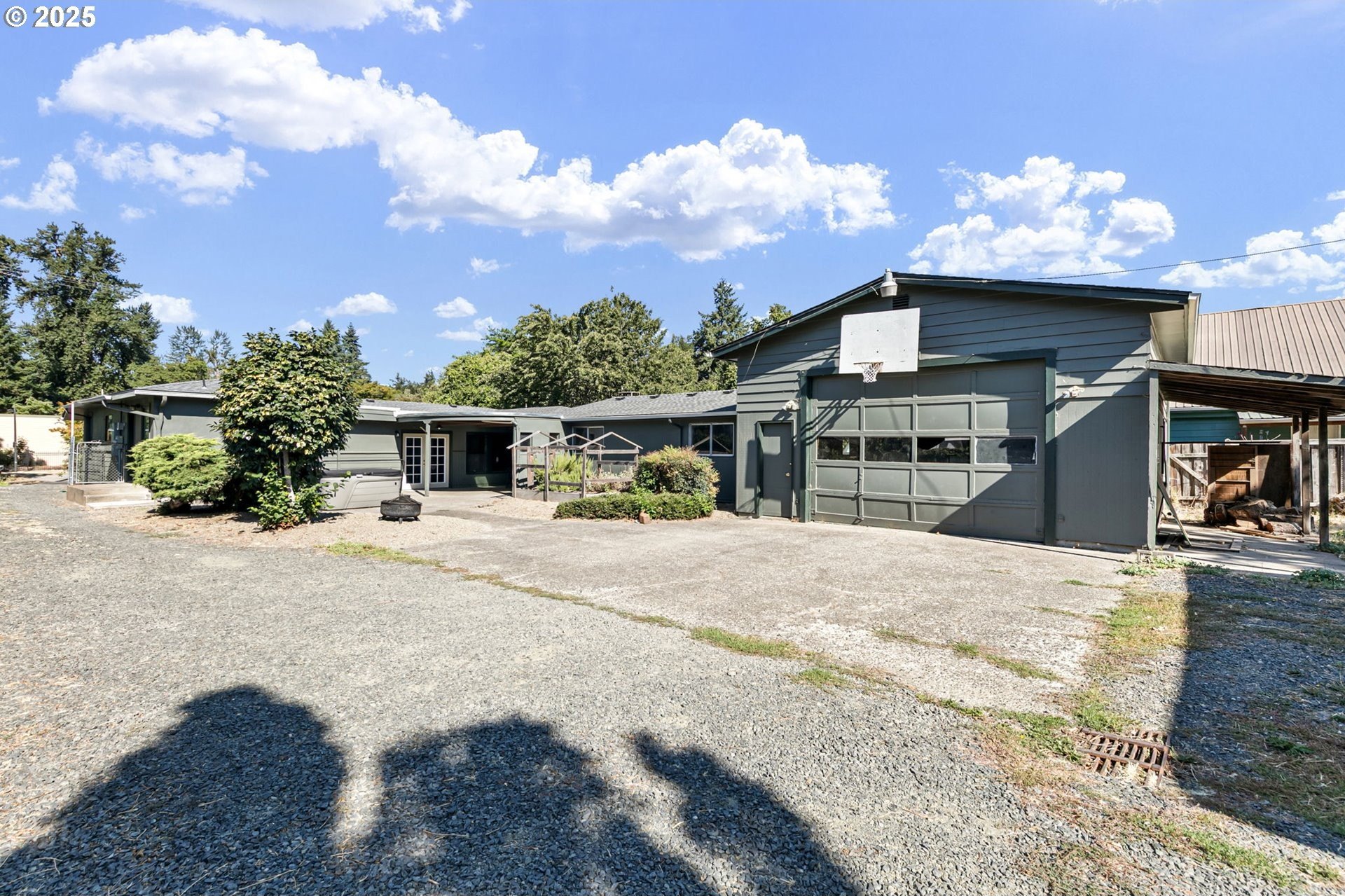 Springfield, Oregon, 97477, United States, 4 Bedrooms Bedrooms, ,2 BathroomsBathrooms,Residential,For Sale,1918433